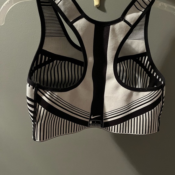 Nike Black and White Striped Sports Bra - Picture 2 of 6